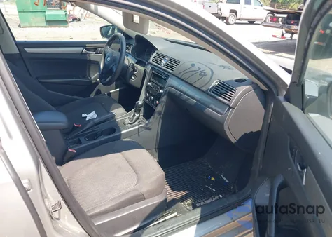 2013 Volkswagen Passat 2.5L S из США, поврежденный, VIN 1VWAP7A33DC075407